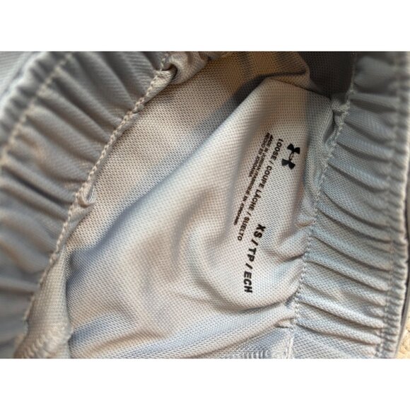 2 Under Armour  Women's Shorts Gray and Black Size XS - Picture 11 of 12